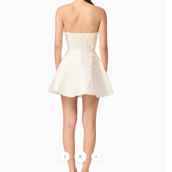 Elliatt Dresses & Skirts - Elliatt Galadirel Strapless Mini Dress in White - Size M/US 6